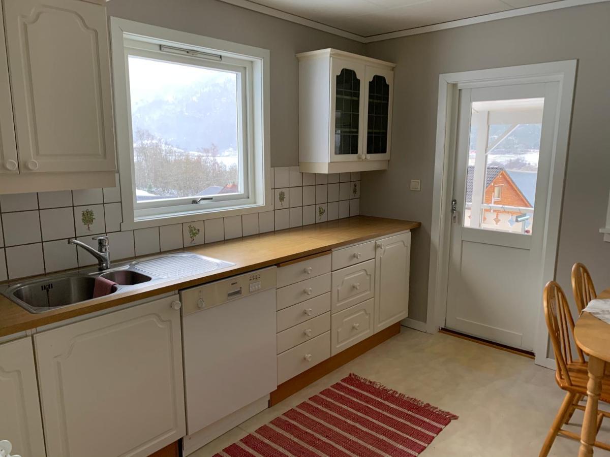 Dispen Stryn